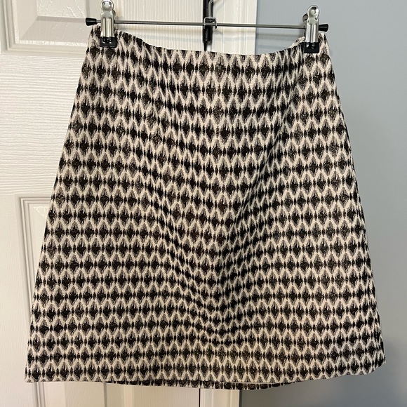 Loft Diamond Jacquard Black/Gold Shift Skirt Size 4 EUC - Picture 2 of 4